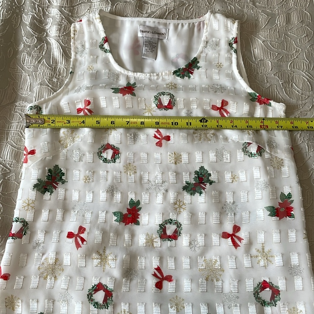 Draper’s & Damon’s Women’s SZ S Holiday Print Sleeveless Pullover Christmas Top - Picture 9 of 12